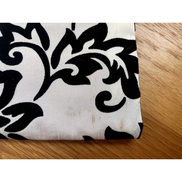 Elegant Silk Purse Clutches Set - Timeless Style, Practical Functionality - Picture 7 of 11